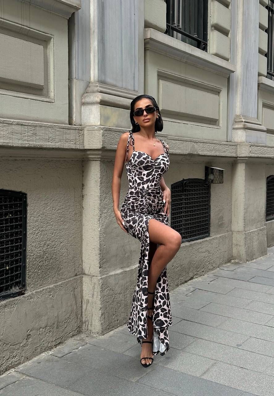 ASANSÖR BÜZGÜLÜ ELBİSE