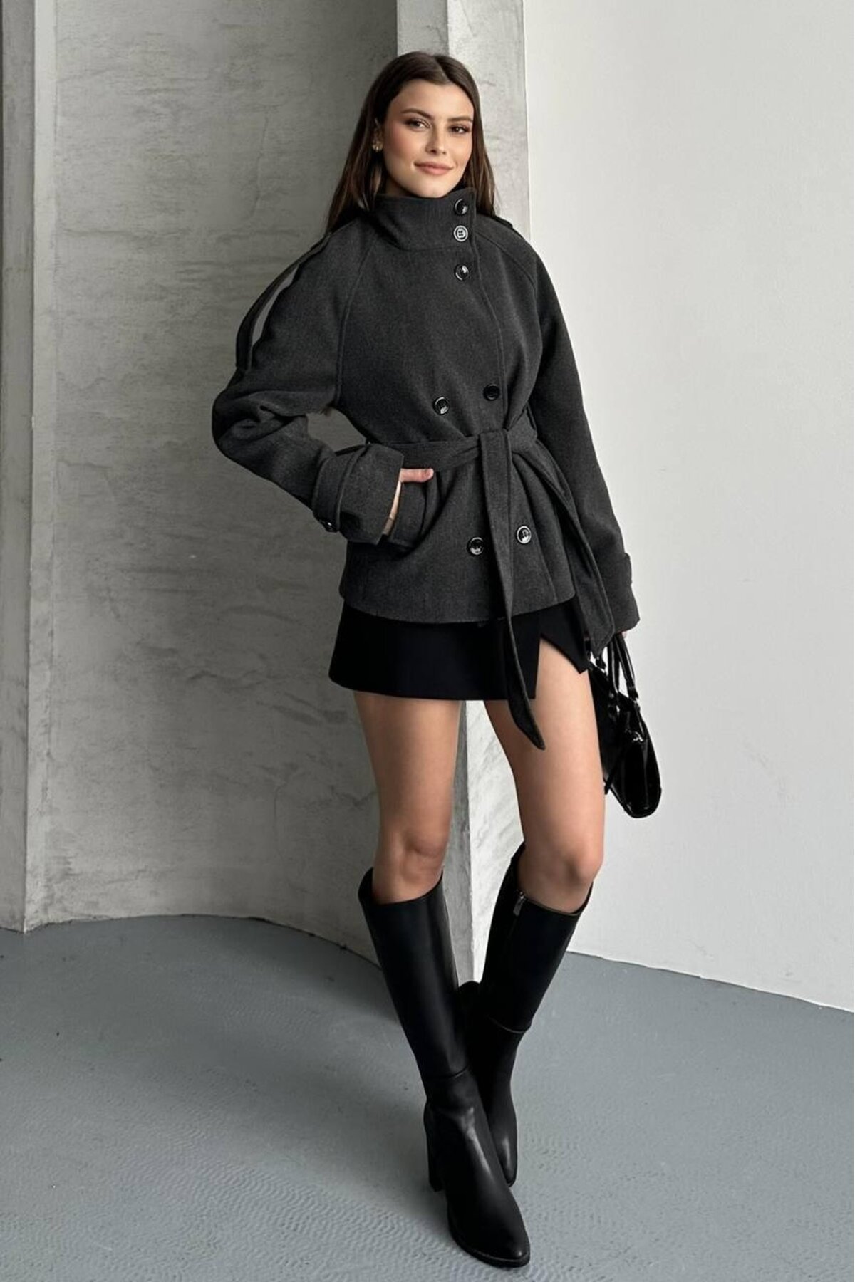 DÜĞMELİ KUŞAKLI KAŞE KISA KABAN