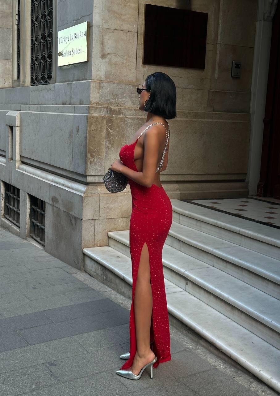 Gloplu Yırtmaçlı Elbise