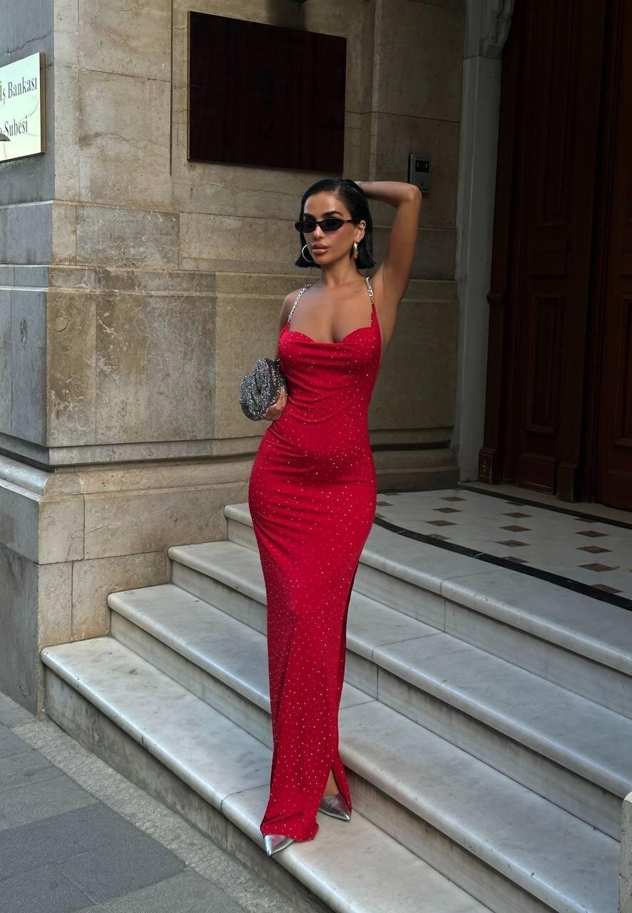 Gloplu Yırtmaçlı Elbise