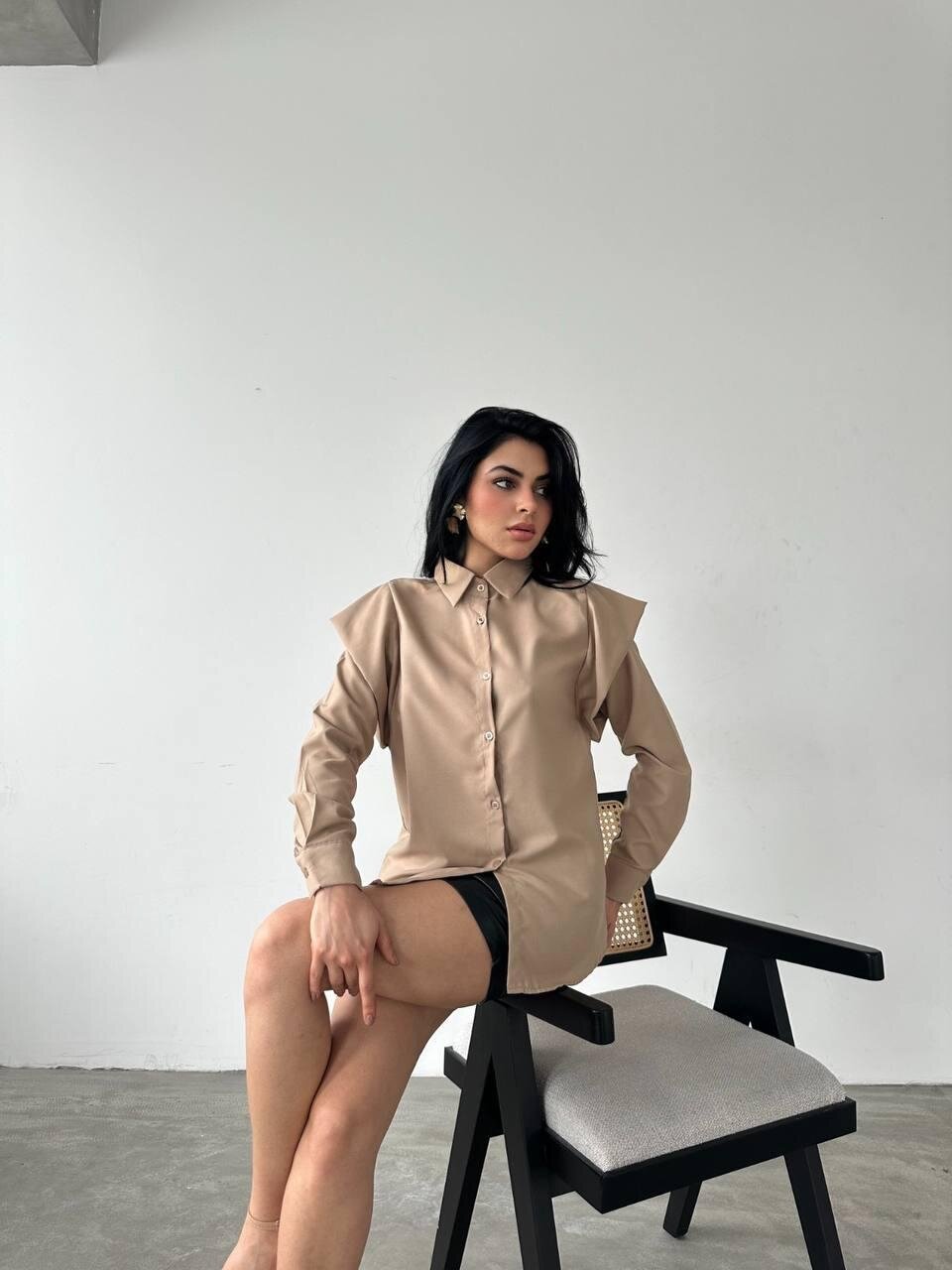 Omuz Tasarım Detaylı Gömlek