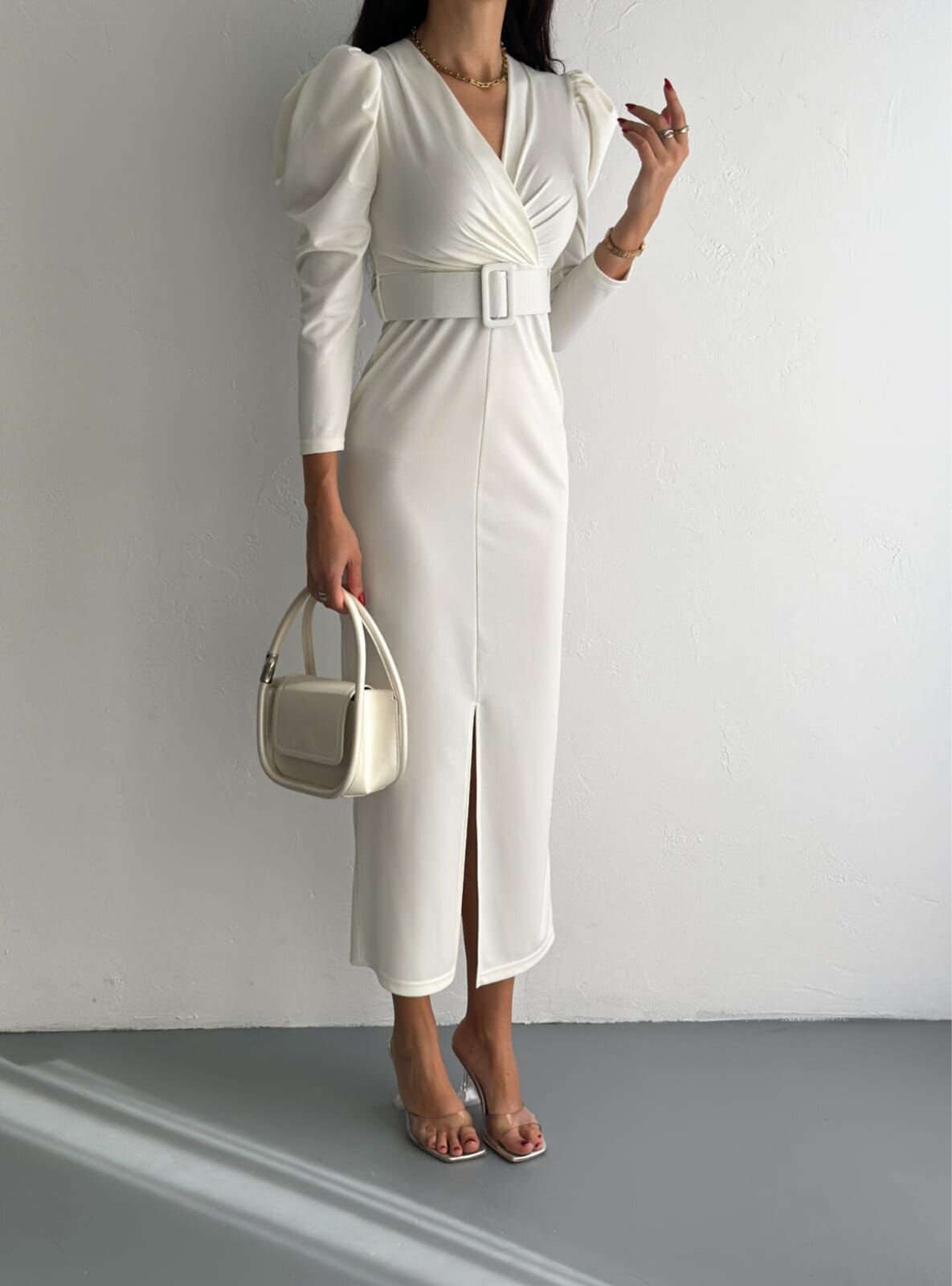 ÖN YIRTMAÇ DETAY ELBİSE