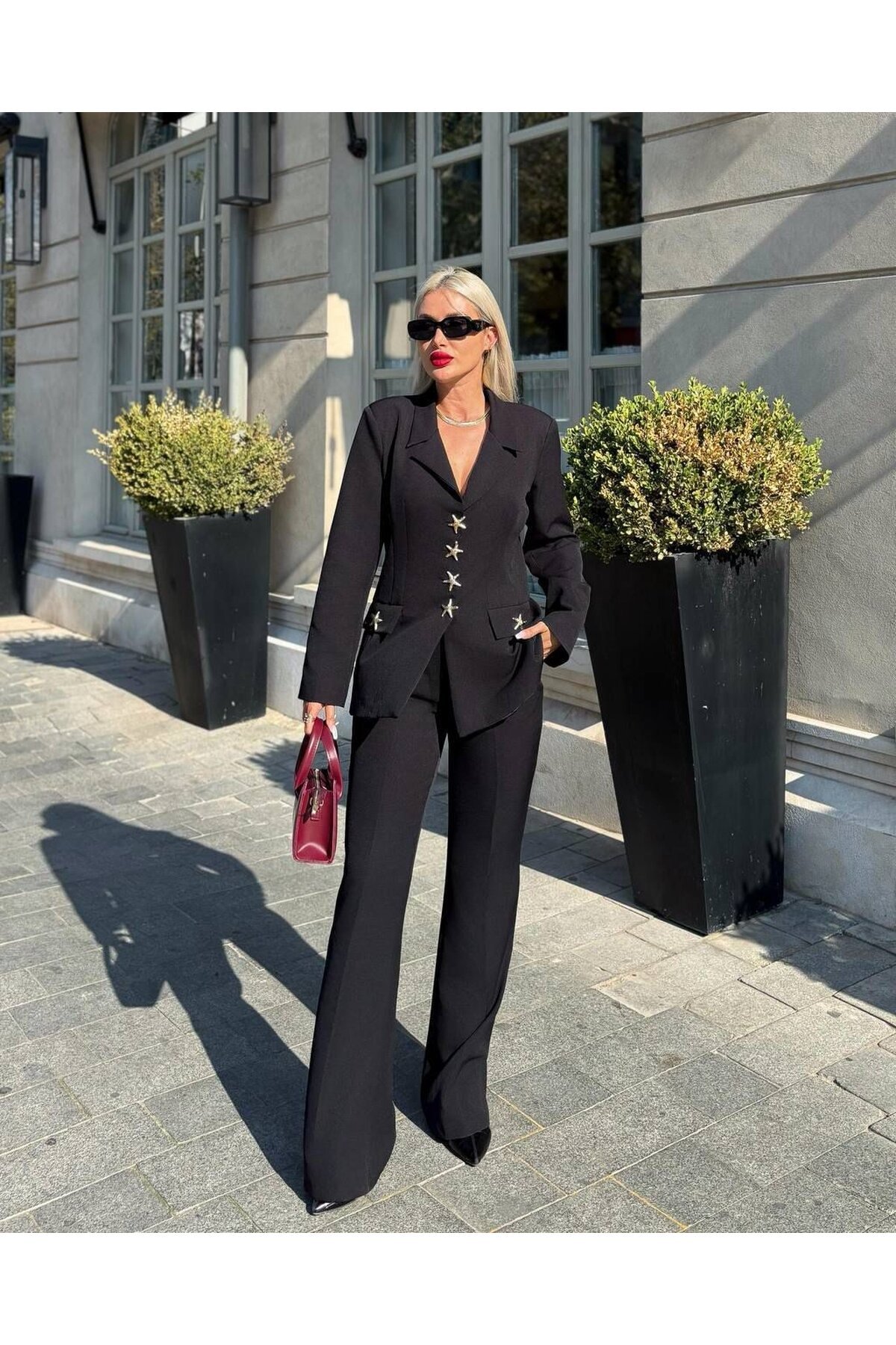 ÖZEL DÜĞME DETAYLI TAKIM