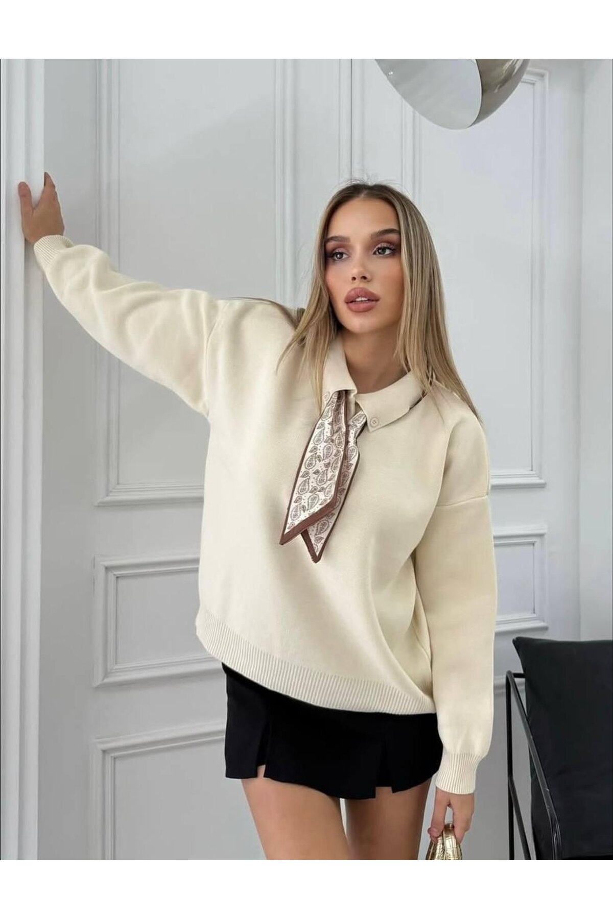 POLO YAKA FULAR DETAYLI TRİKO KAZAK