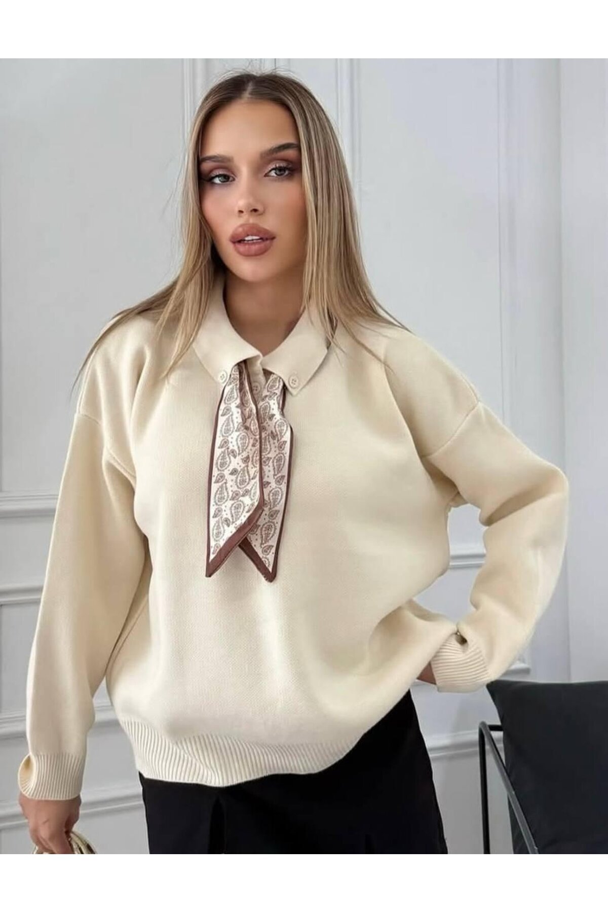 POLO YAKA FULAR DETAYLI TRİKO KAZAK