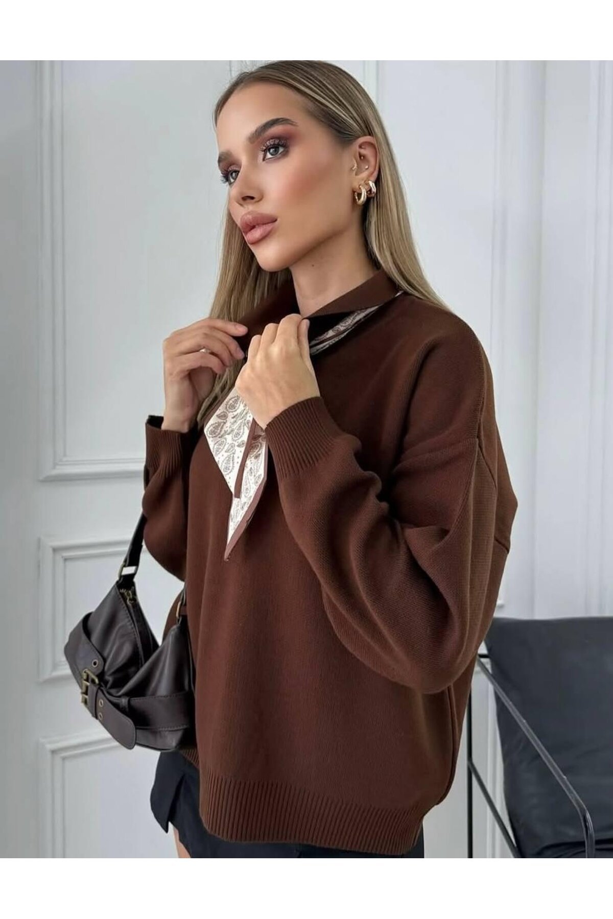 POLO YAKA FULAR DETAYLI TRİKO KAZAK