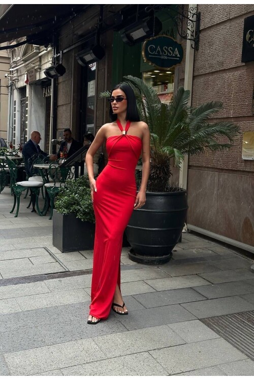 BOYUNDAN GEÇİRMELİ ELBİSE