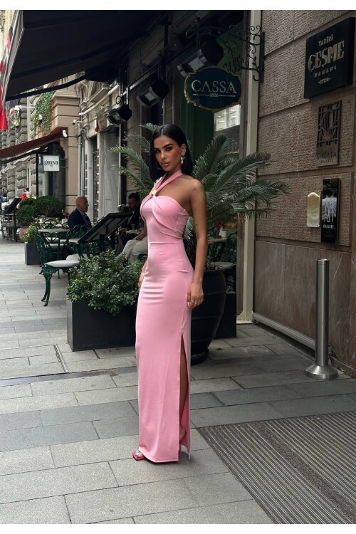 BOYUNDAN GEÇİRMELİ ELBİSE