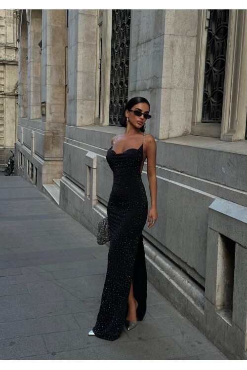 Gloplu Yırtmaçlı Elbise