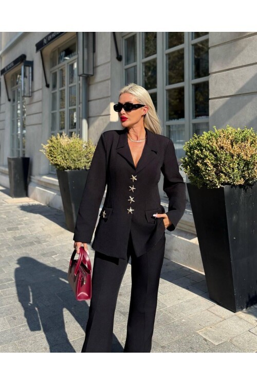 ÖZEL DÜĞME DETAYLI TAKIM