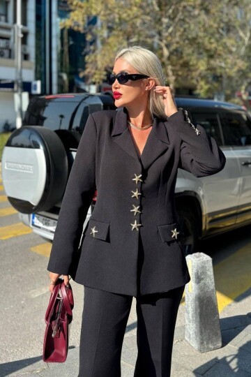 ÖZEL DÜĞME DETAYLI TAKIM